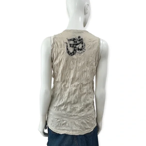 Sure Design Back To Basic Graphic Tank Top - Picture 3 of 7